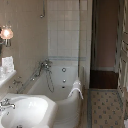 Domaine De Beaupre - The Originals Relais Hotel