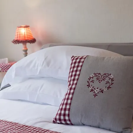 Domaine De Beaupre - The Originals Relais 4* غيبووييه